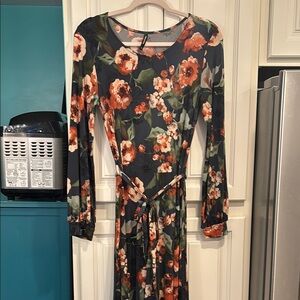 Janette Floral Maxi Dress size Medium